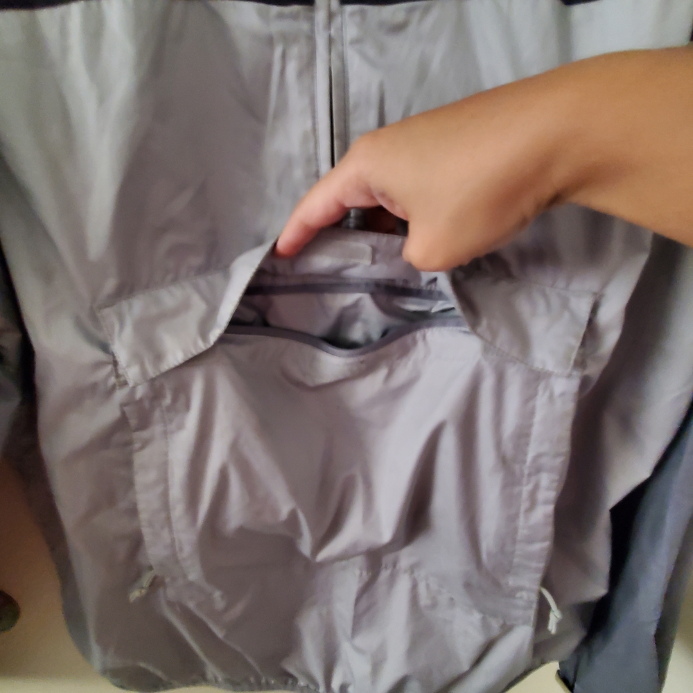 The North Face Black and Gray Windbreaker - Picture 4 of 6